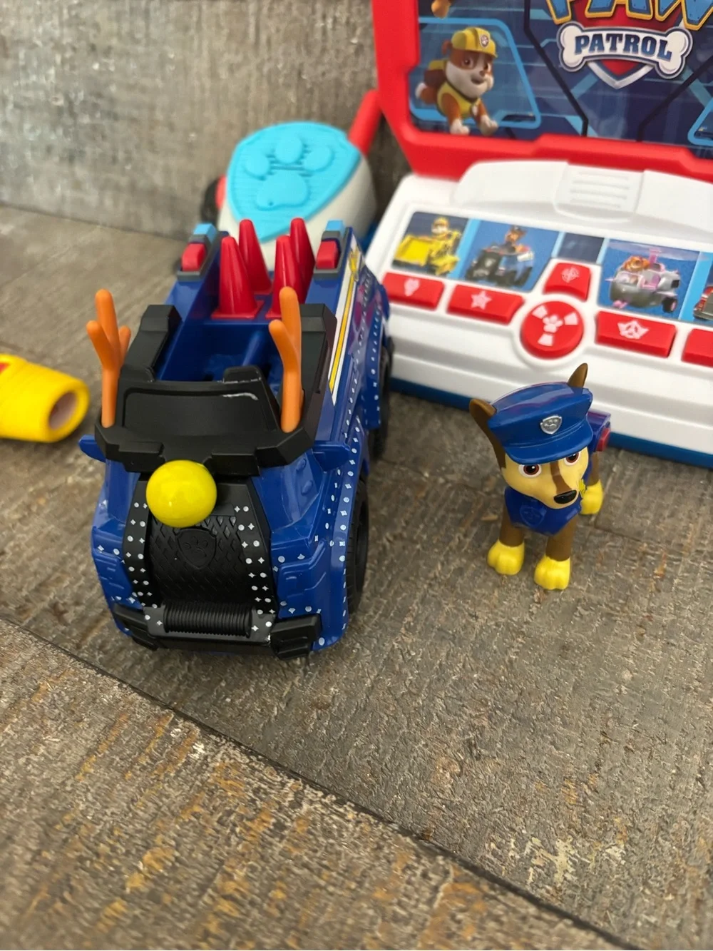 Paw Patrol colorful paw